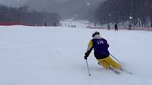 上课中碰到朋友录一段，扔掉学员放开滑一段好几天没放开滑过了❄️松花湖大雪下一天了❄️#滑雪