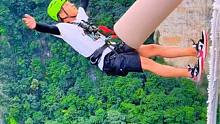 这样的蹦极你喜欢不？#张家界大峡谷玻璃桥蹦极#玩转高空项目品味人生百态#玩的就是心跳#这就是飞一般的