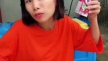 藏在果汁里面的秘密，结局真是太意外了！#看一遍笑一遍 #这操作都看傻了 #万万没想到 #沙雕老外 #