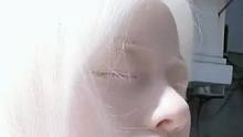 白化病女生大方分享自己的自拍，宛若天上的仙女下凡一样。我们每个人都是这个世上独一无二的存在！#白化病
