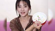 #谁能拒绝一份嘎嘎香的零食 要被梁洁自己做的豪华版酸奶碗馋哭了，赶紧安排同款#零食节