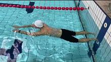 管他什么好看不好看你一直游就好看了#游泳 #运动 #自律 #冬泳