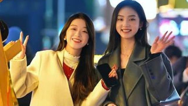 你会和心爱的那个ta一起跨年吗？ #直播株洲 #街拍