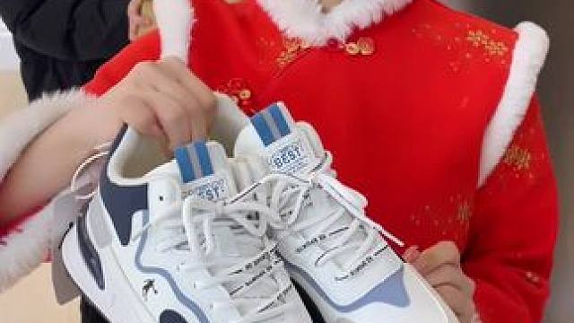 快去给老爷们整一双这个乔丹的运动鞋，现在太合适了 #运动鞋#乔丹#百搭鞋子#秋冬新款 #好穿不累脚