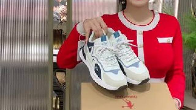 快去给老爷们整一双这个乔丹的运动鞋，现在太合适了 #运动鞋 #乔丹#百搭鞋子#秋冬新款#好穿不累脚