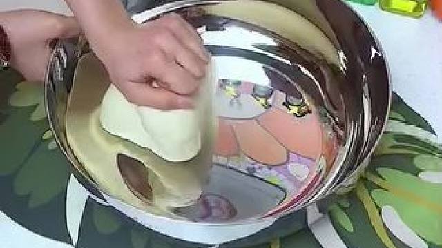 #不锈钢和面盆 不粘盆，镜面抛光洗菜，拌沙拉都不错，做面点也很方便呢。#厨房好物 #和面盆 #揉面盆