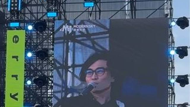 #谁懂啊跨年看到乐夏团建了 敲敲敲，这对本虫的诱惑简直太大了#用live开启我的2024新life