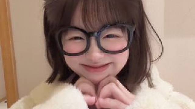 好好好，都听你的#甜妹 #甜妹日记 #甜甜的手势舞 #少女感 #毛茸茸