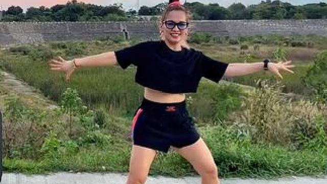 舒适尊巴健身舞BLACK IS BLACK #舒适尊巴舞  #节奏感 #一起跳舞 #户外舞蹈 #原创