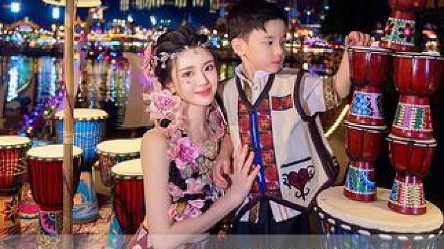 走进西双版纳·星光夜市
数千平米的夜市一面铺开
浓郁多姿的民族风情点缀其中…
#西双版纳旅游 #旅行