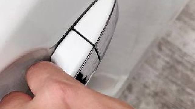 汽车开久了，就会出现车门开关太重，天窗座椅滑轨卡顿异响，记得备上  #润滑脂  #定期保养润滑  #