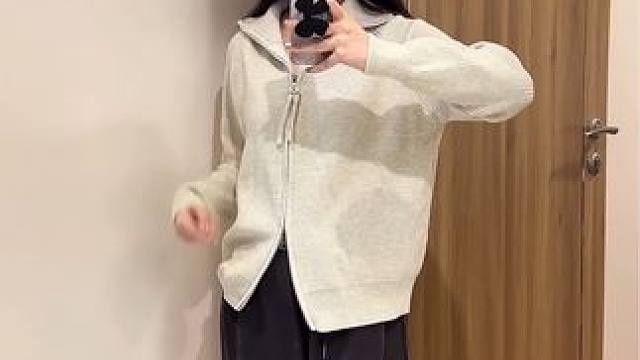 姐妹们这个双头拉链的毛衣针织衫好好穿好有设计感#158小个子穿搭 #针织毛衣