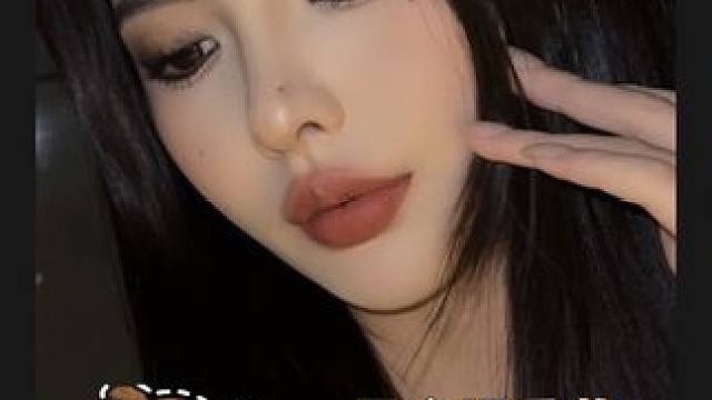 跨年都去画这个黑金小烟熏！完美开局2024#美妆  #妆教 #超时尚风格档案 #新年第一套look有