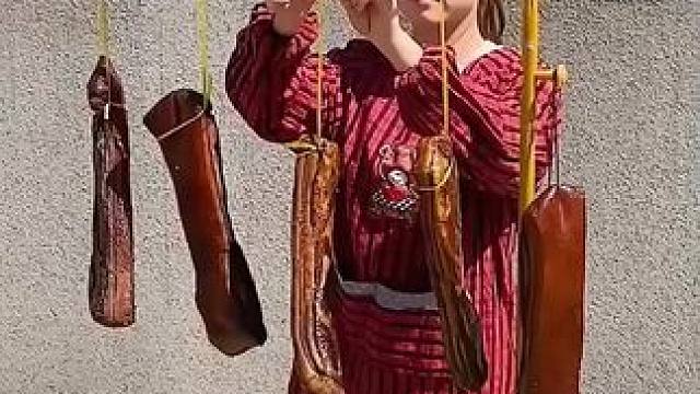 喜欢做腊肉的看过来，这个不锈钢挂钩可以重复使用，方便又实用。#腊肉挂钩 #又到腌制腊货的时候了 #挂