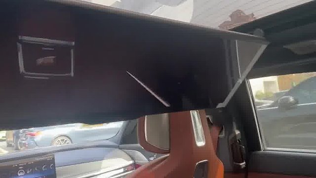 宝马7系 秒变电影院