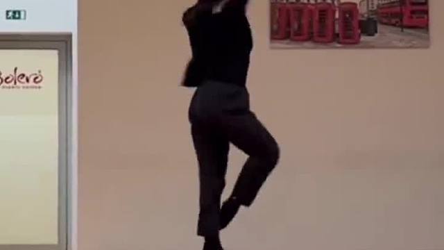 这舞蹈的基本功相当扎实啊