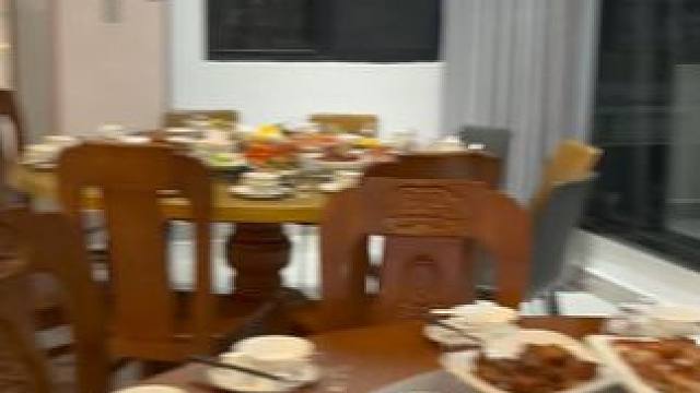 新年愿望吃好玩好~