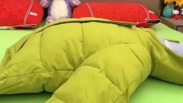 用它烘干衣服太方便了， 厚薄都可以，特别是羽绒服，不用去干洗店也能很蓬松#烘干袋 #羽绒服蓬松小妙招