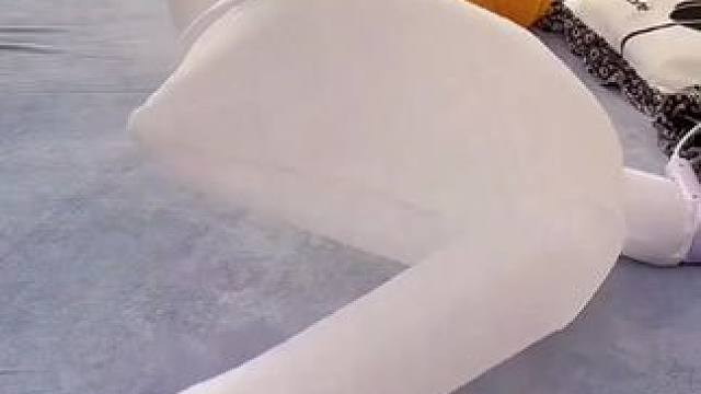 洗完的羽绒服总是一坨一坨的，或者平时着急穿的衣服都可以用这个烘干袋，洗完的羽绒服边吹边拍打，不仅干的