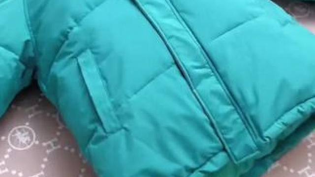 洗完的羽绒服总是一坨一坨的，或者平时着急穿的衣服都可以用这个烘干袋，洗完的羽绒服边吹边拍打，不仅干的