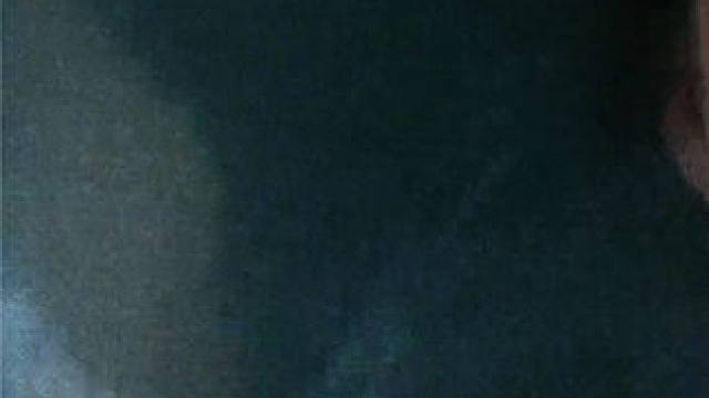 男孩帮雪人安装了五官，哪知雪人竟有了自主意识！#宅家dou剧场  #我的观影报告 #电影解说 