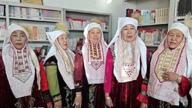 奶奶们盛装彩排“村晚”节目#农民春晚 (编辑:努尔波拉提)