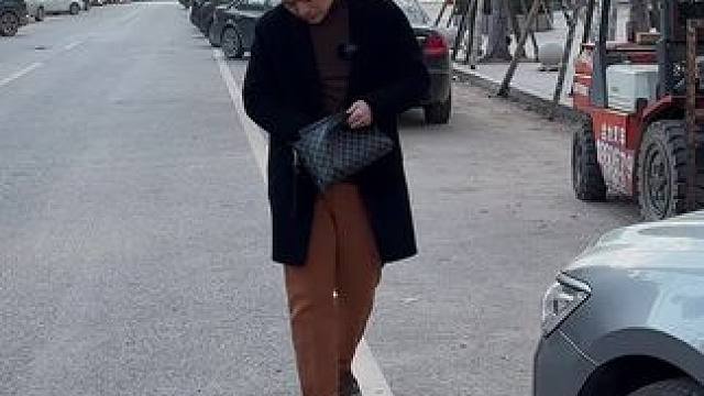 发现路上有人晕倒却没有人敢营救，幸亏有人发现不然后果不敢想象#百亿好剧好看计划 短剧新番计划 