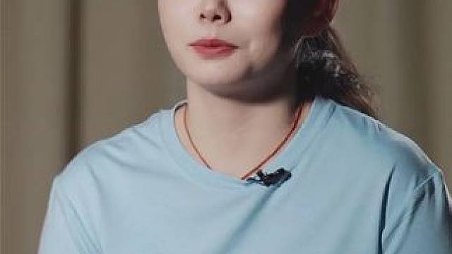 何卓佳：我不是颜控，但我是“声控”，我喜欢说话声音好听的男孩
佳佳新年快乐、天天开心