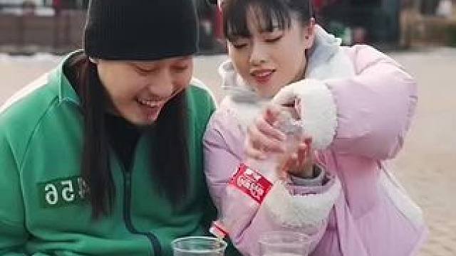 老妹请大哥喝饮料，没想到最后全都是套路！#看一遍笑一遍 #万万没想到 #老外真会玩 #沙雕老外 #结