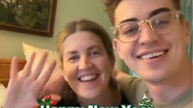 我怕新年的烟花太响,你会听不见我的祝福，提前祝你新年快乐 #新年快乐 #2024 #新年祝福