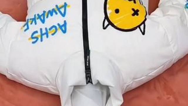 洗完的羽绒服总是一坨一坨的，或者平时着急穿的衣服都可以用这个烘干袋，洗完的羽绒服边吹边拍打，不仅干的