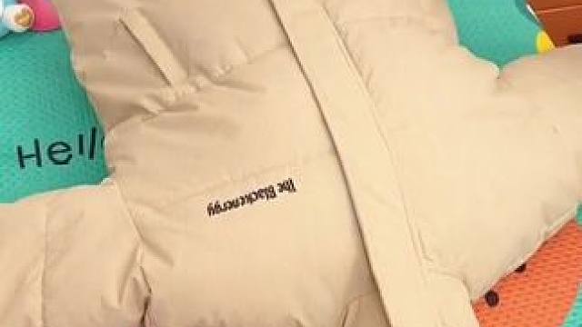 洗完的羽绒服总是一坨一坨的，或者平时着急穿的衣服都可以用这个烘干袋，洗完的羽绒服边吹边拍打，不仅干的