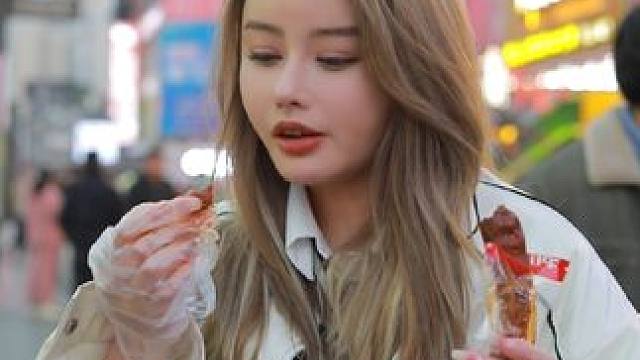 小姐姐太显年轻了，她不说的话我都觉得是00后！