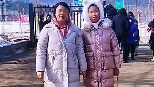 小手一牵，陪你今年明年年年，有你皆甜！ #一场旅行开启2024 #新年第一场旅行 #旅游景点推荐 #