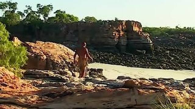 #关注我每天分享不同的故事 #德爷荒野求生 #野外生活纪录片 #野外生存