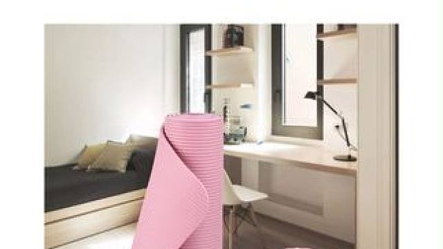 我也不想买呀，可它只要这个数，真的很难不心动。这张瑜伽垫双面防滑设计，在上面练瑜伽，练舞蹈真的太合适