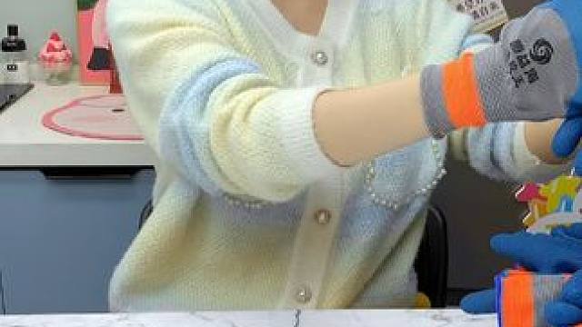 胶网劳保手套来活动了，有需要的姐妹赶紧去抢 #劳保手套#劳保用品#劳保耐磨手套推荐 #橡胶手套 #超