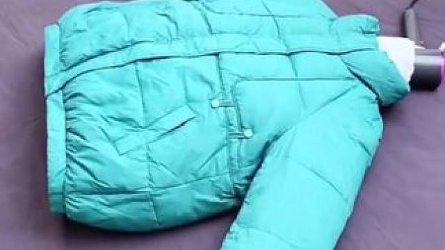 用它烘干衣服太方便了， 厚薄都可以，特别是羽绒服，不用去干洗店也能很蓬松#烘干袋 #羽绒服蓬松小妙招