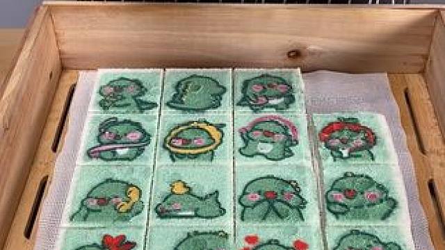 小恐龙做成的糕点可爱又好吃呢#南京美食 #美食探店 #中式糕点