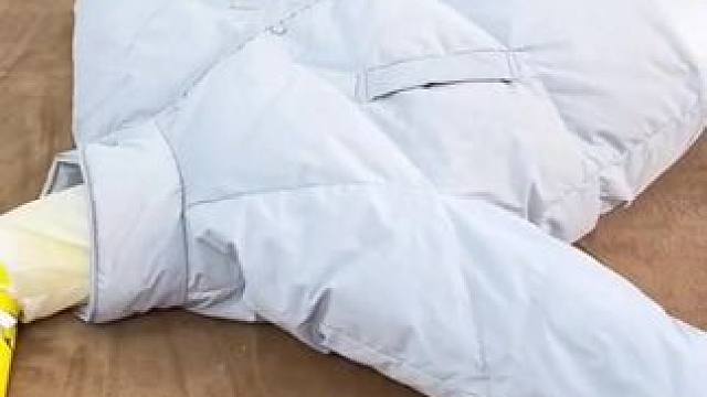 洗完的羽绒服总是一坨一坨的，或者平时着急穿的衣服都可以用这个烘干袋，洗完的羽绒服边吹边拍打，不仅干的