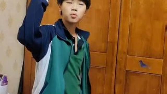 网友：神似洛桑