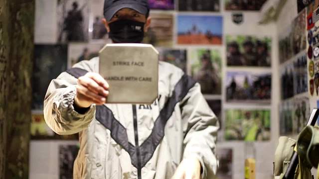 人生最宝贵的财富，便是自信和勇气。