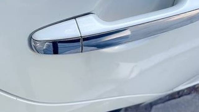 汽车开久了，就会出现车门开关太重，天窗座椅滑轨卡顿异响，记得备上 #润滑脂 #定期保养润滑 #汽车好