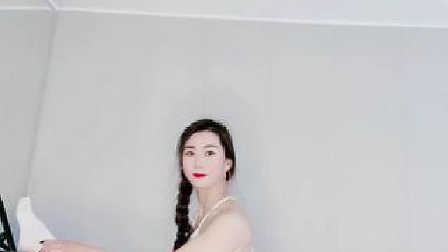 劈个L腿#一字马 #自律遇见更好的自己 #瑜伽路上一直在坚持