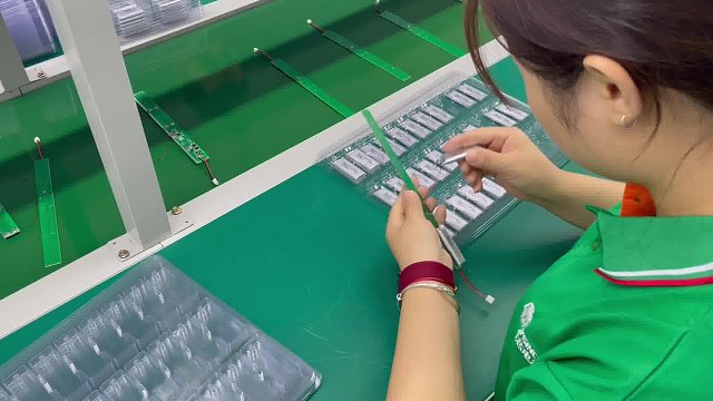 4串聚合物电池生产，电芯连接保护板