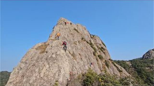 冲就对了
#惊险刺激 #户外 #保持热爱奔赴山海 #玩的就是心跳 #专业动作请勿模仿