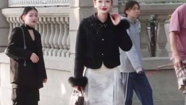 往事汹涌，眼底氤氲。 #又美又飒 #贵气感御姐 #马面裙 #国风古韵 #东方美学