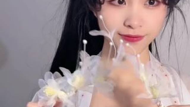 我想，容易满足的人更能感到幸福吧～#汉服小姐姐 #汉服妆造 #国风穿搭