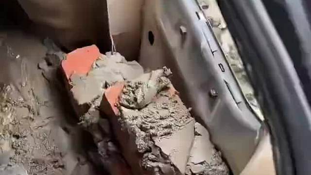 和砌砖的都沉默了