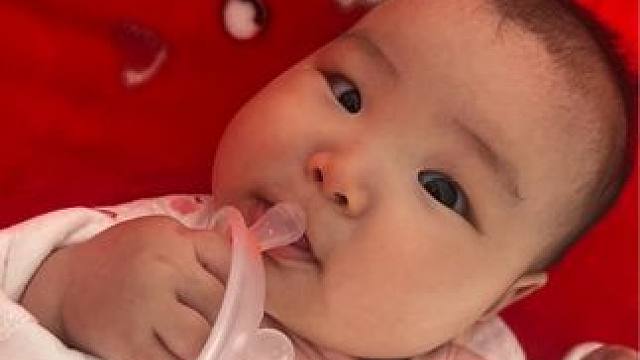 #图文掘金计划  
就服它！不服不行啊真的救了老母亲的命了6
可可口欲期、出牙期的真的太能闹了！
逮